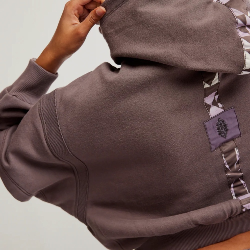 Free People Movement Snow Flow Hoodie NWT Size XS Driftwood Combo - Picture 3 of 4